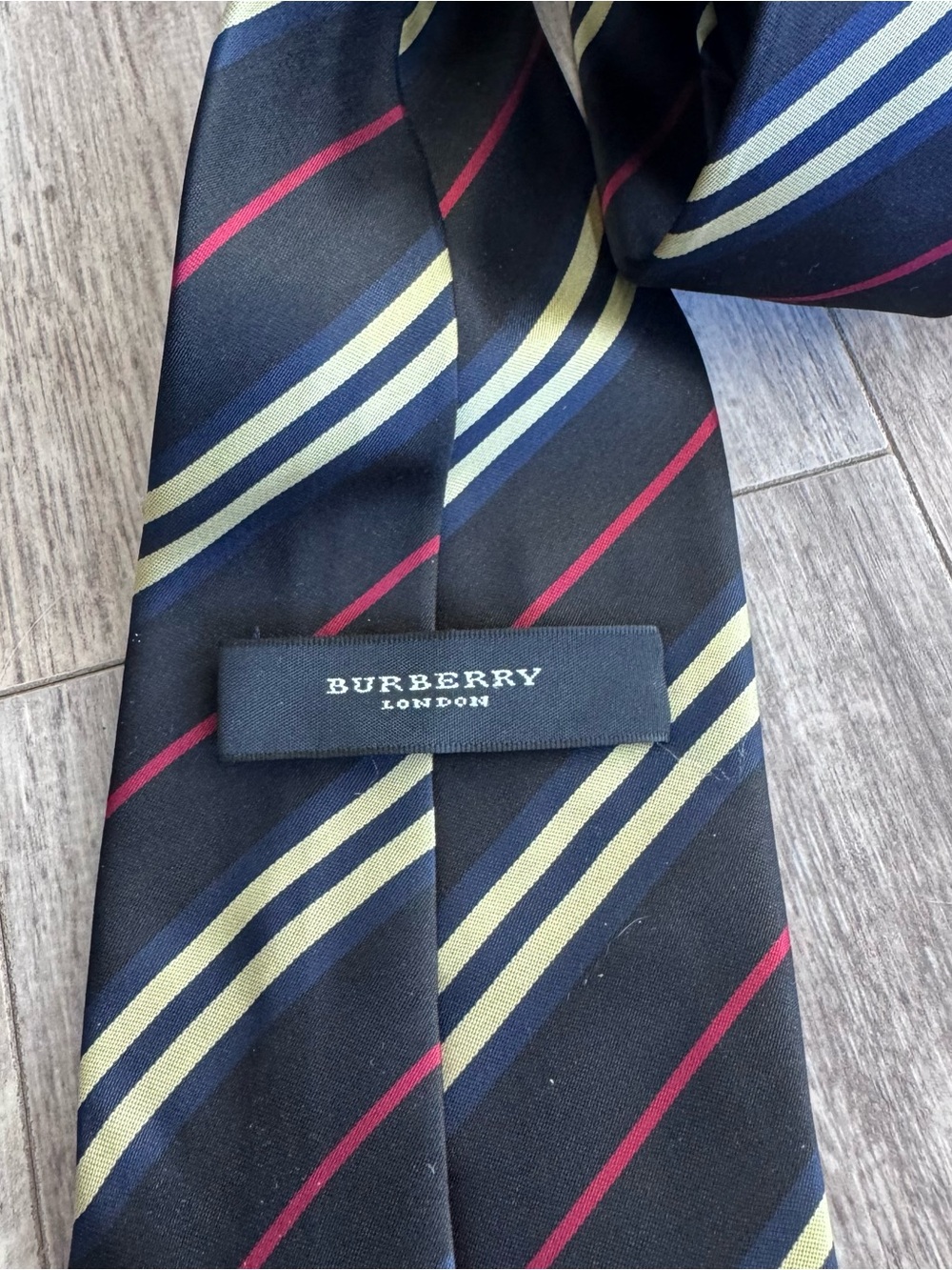 Burberry London Silk Classic Navy Diagonal Stripe Tie with Cream & Red Accents - Picture 8 of 8